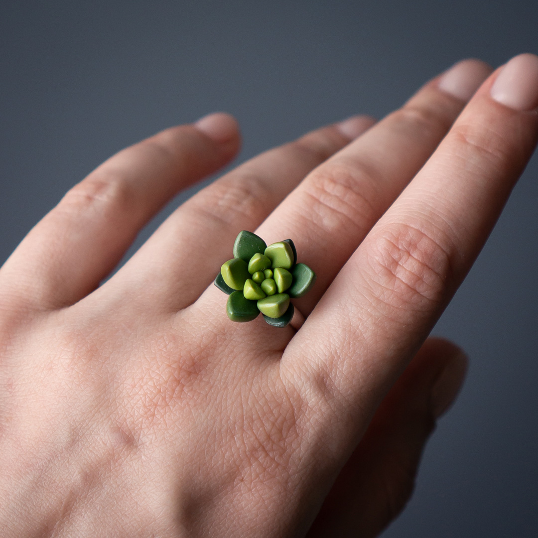 1_green_sedum_ring