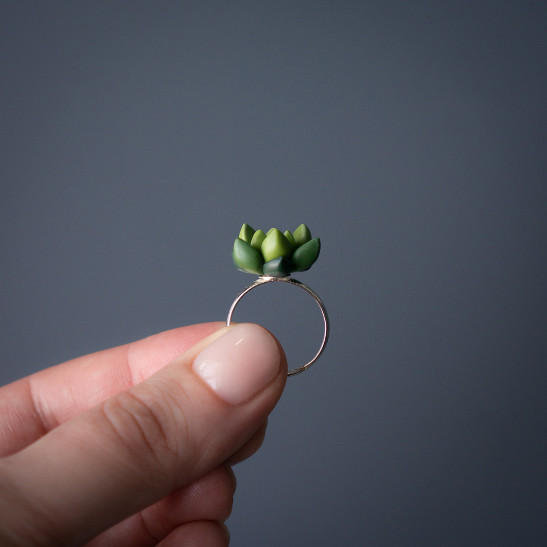 7_green_sedum_ring