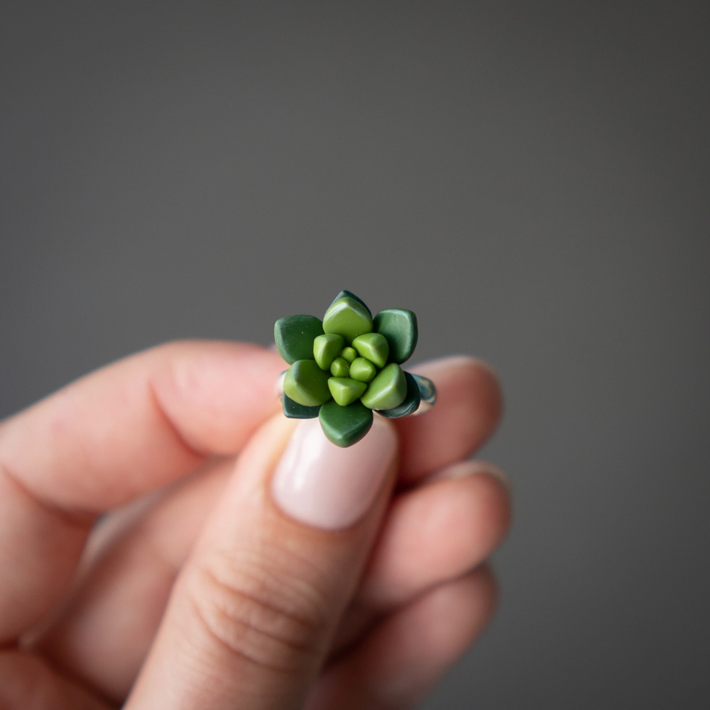 8_green_sedum_ring