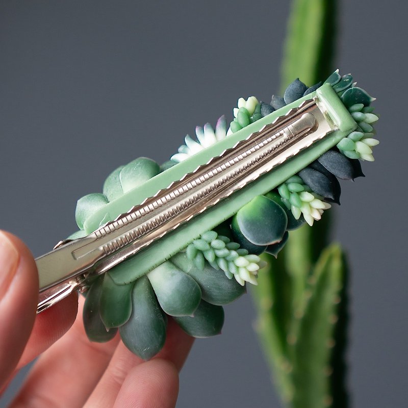 Crocodile hair clip with green succulents Fly Bunny Studio 05