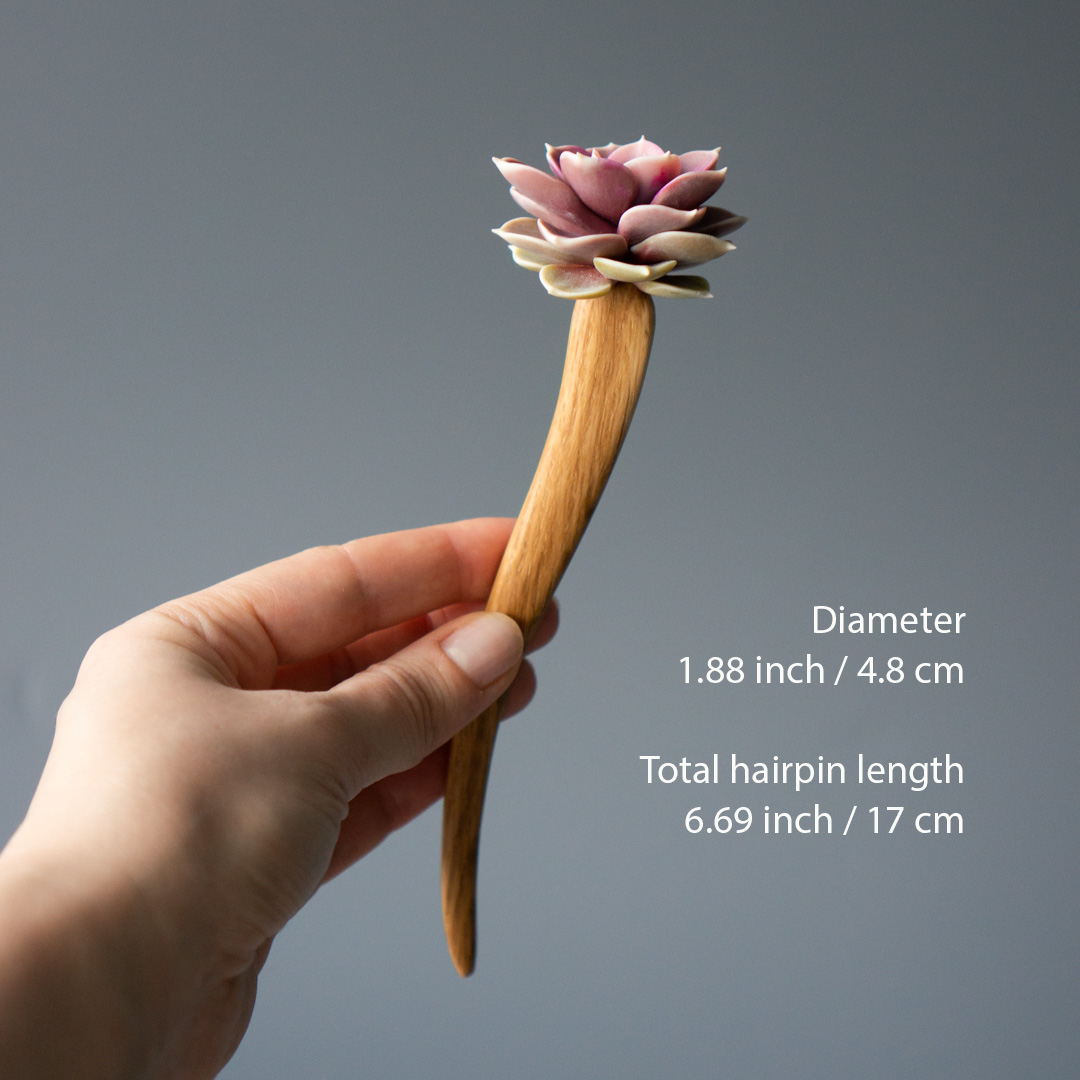 3_wooden_hair_stick_with_pink_echeveria_perle_von_nurnberg